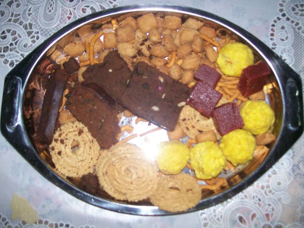 Christmas in Mumbai (2026): Bandra's Lights, Midnight Mass and Plum Cake