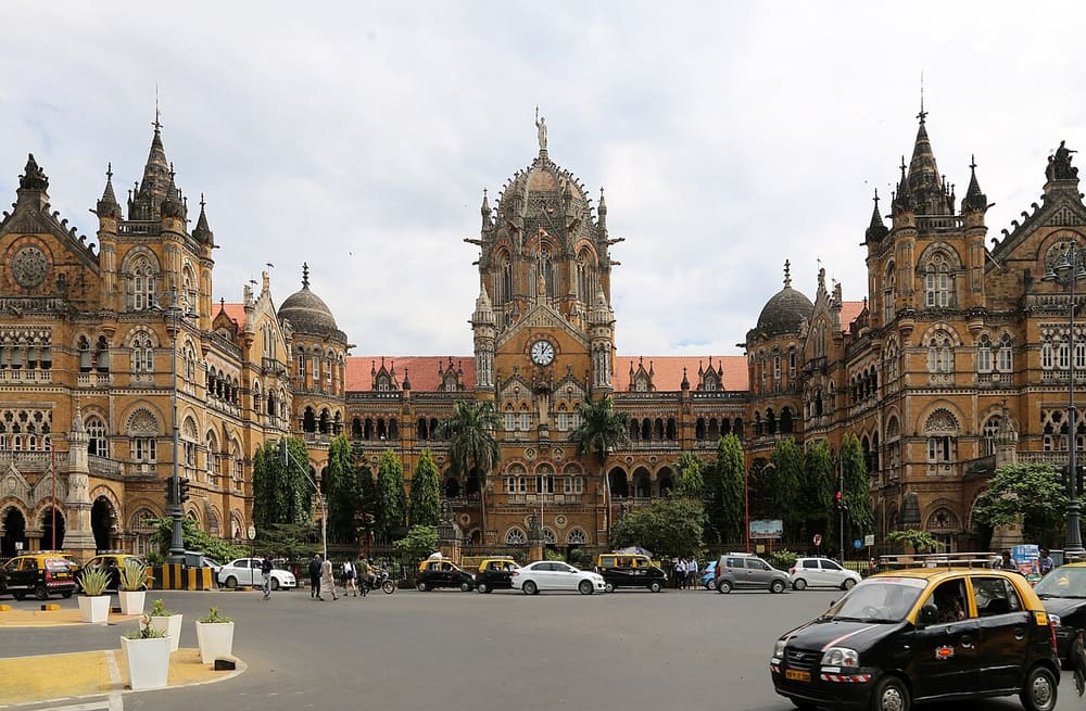 Getting Around Mumbai: Local Trains, Metro, Taxis and Autos